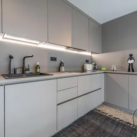 Haut De Gamme, Appt Entier, Vue Sur Tout Appartement *